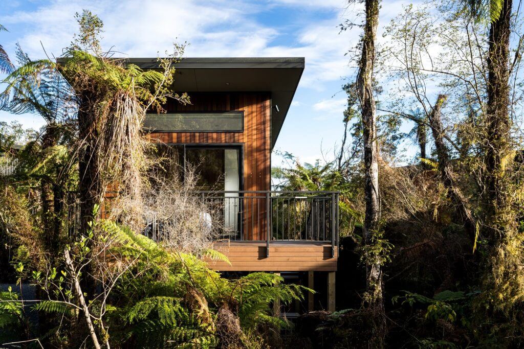 rainforest deluxe tree hut 4